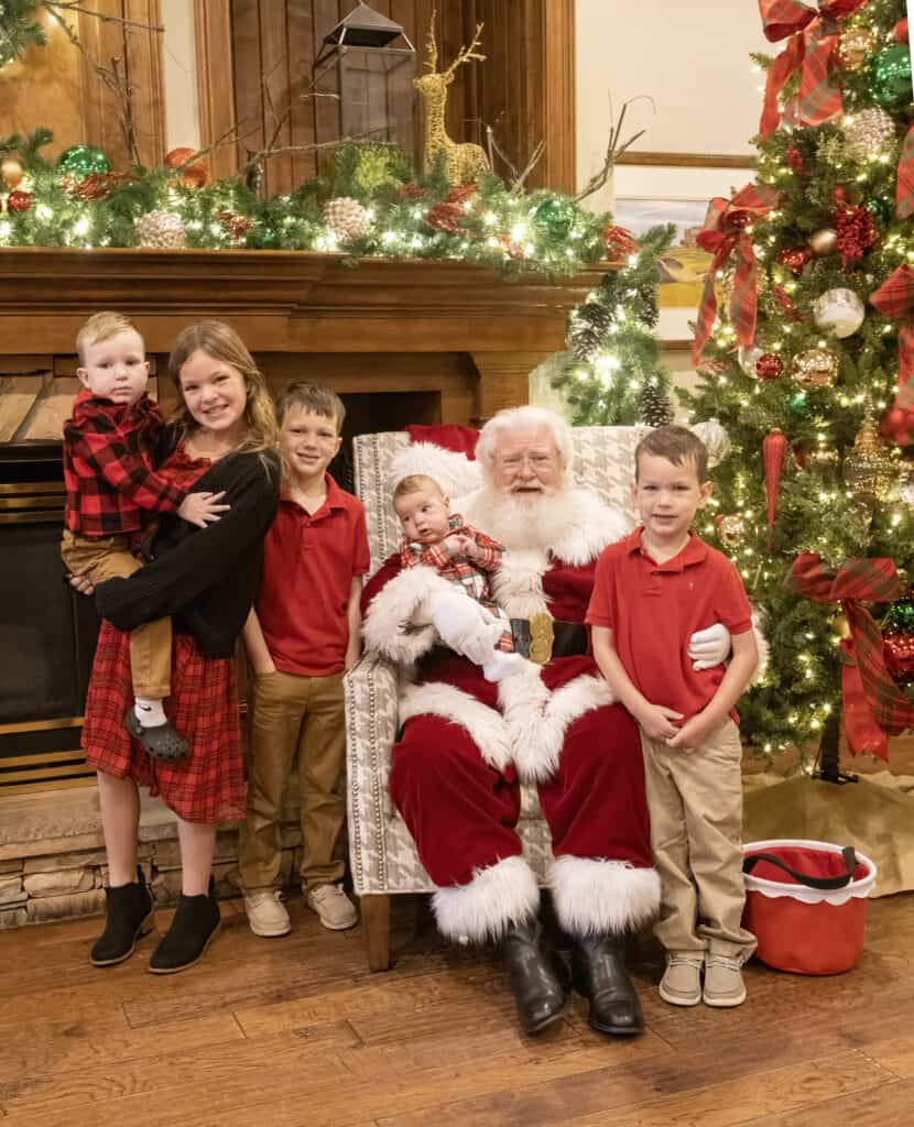 Breakfast with Santa at Harbor Club